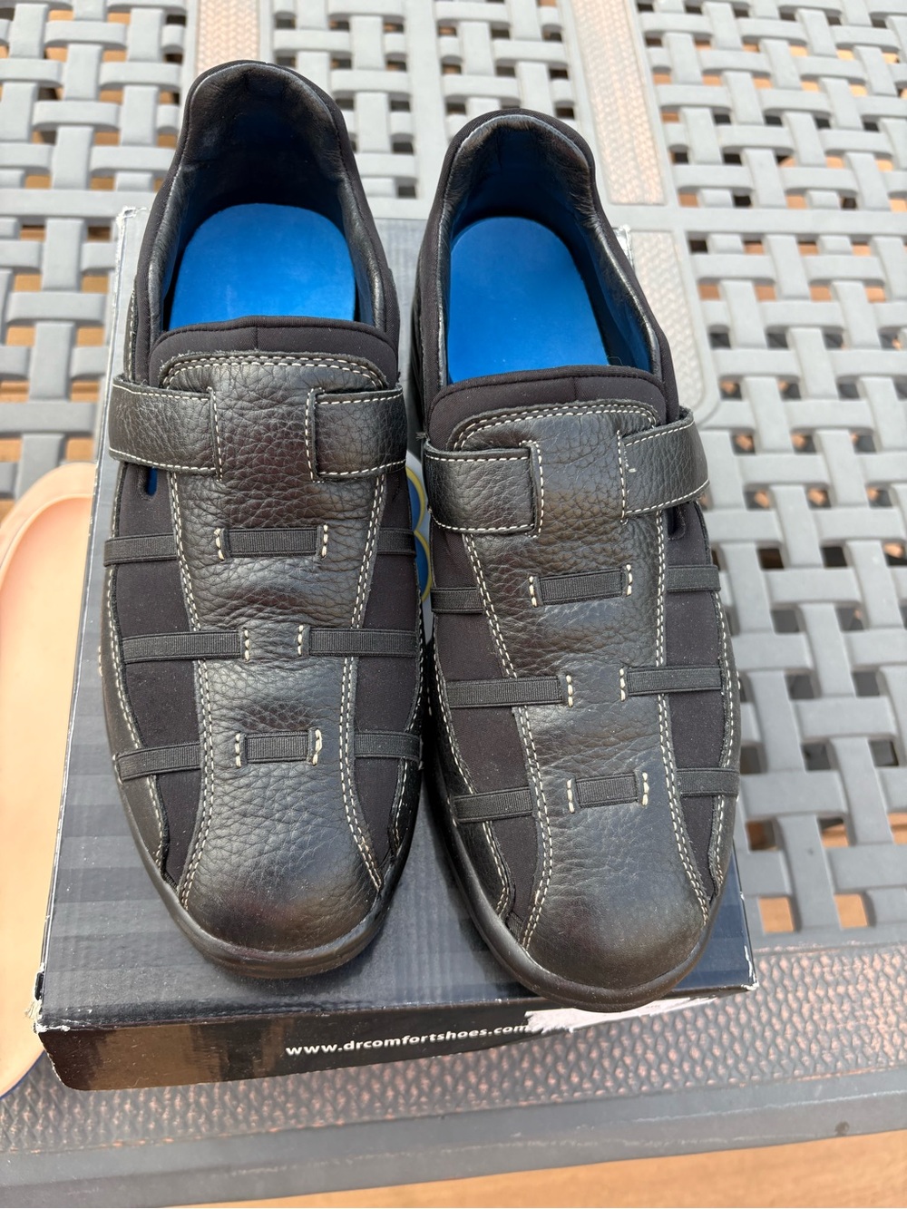 Ladies Black Leather Casual Slip-On Loafers